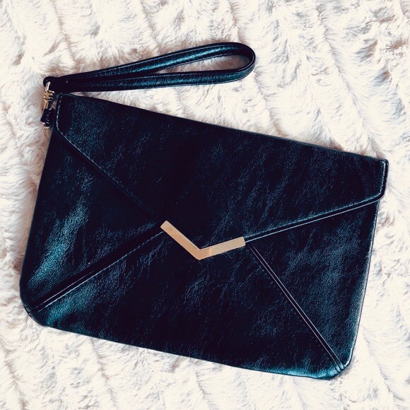 Express Handbags - Black Express envelope clutch